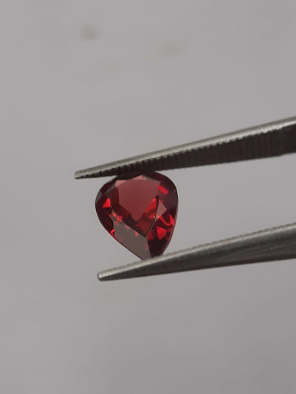 Natural red Rhodolite Garnet - 0.904 ct - pear - unheated - certified natural