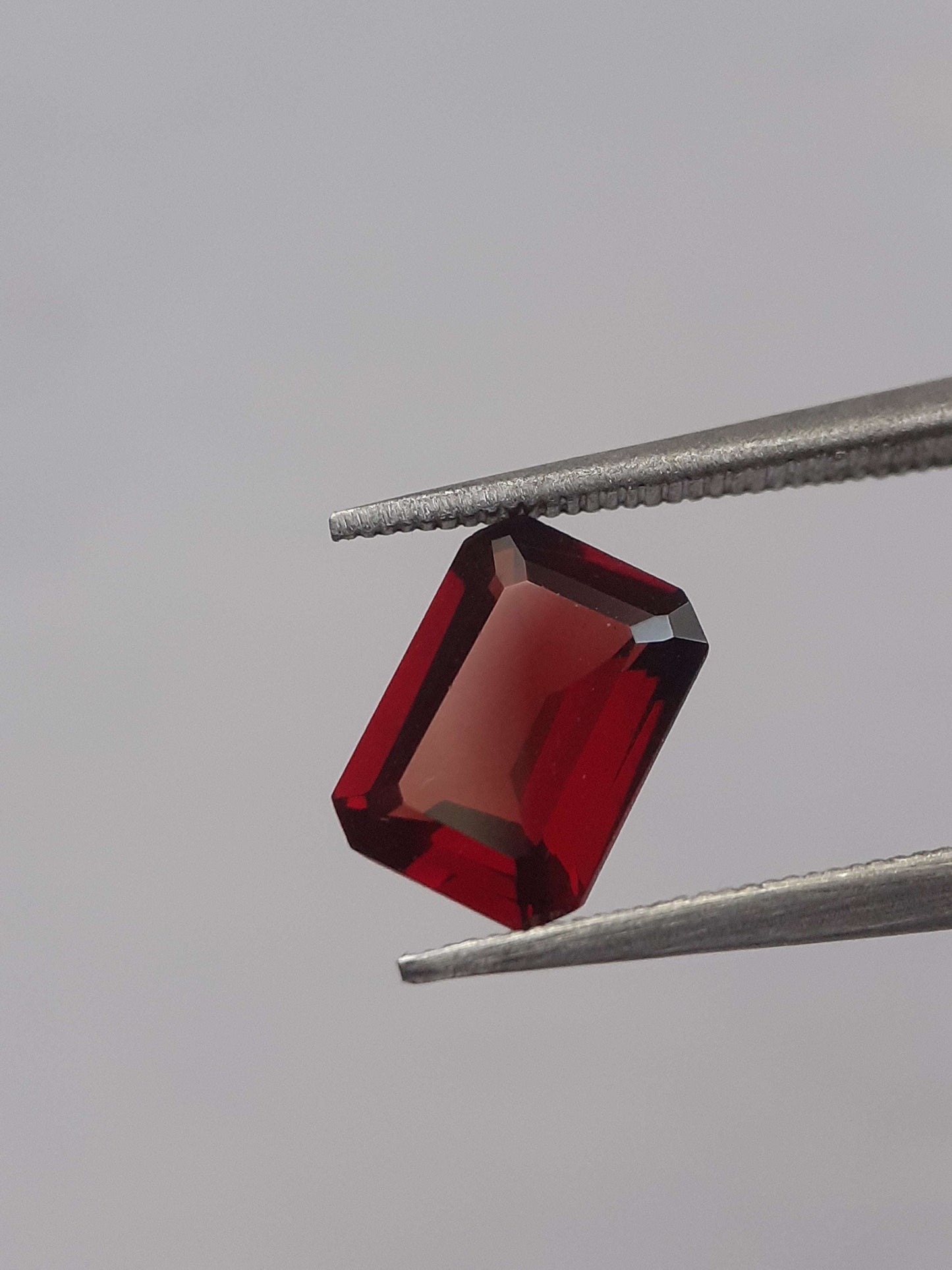 Natural red Rhodolite Garnet - 1.256 ct - octagon - unheated - certified natural