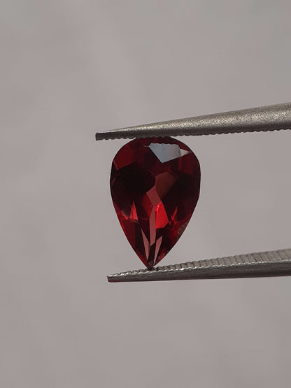 Natural red Rhodolite Garnet - 1.289 ct - pear - unheated - certified natural