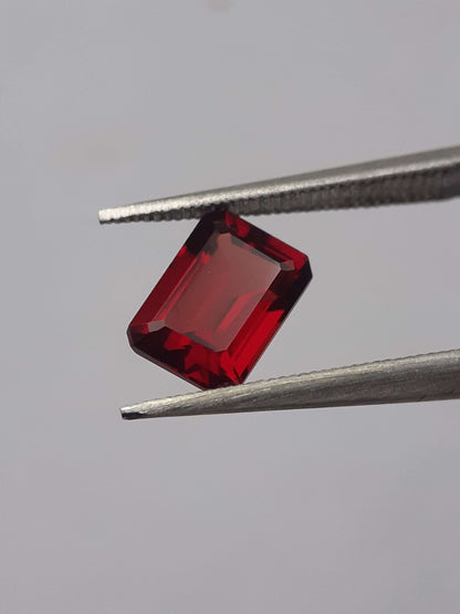 Natural red Rhodolite Garnet - 1.358 ct - octagon - unheated - certified natural