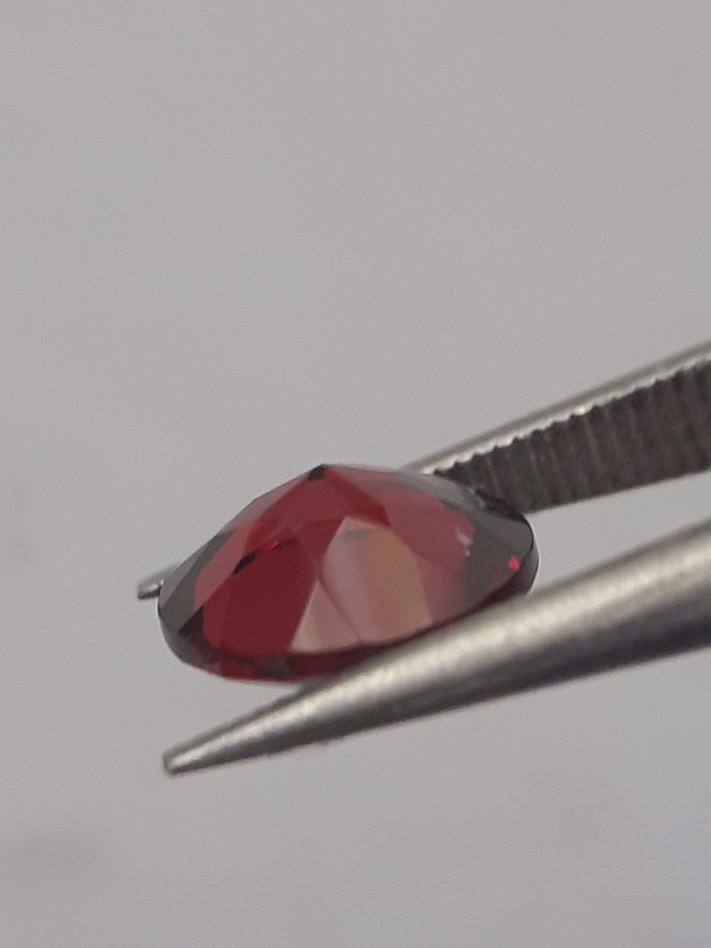 Natural Red Rhodolite Garnet - 1.398 ct - round - unheated