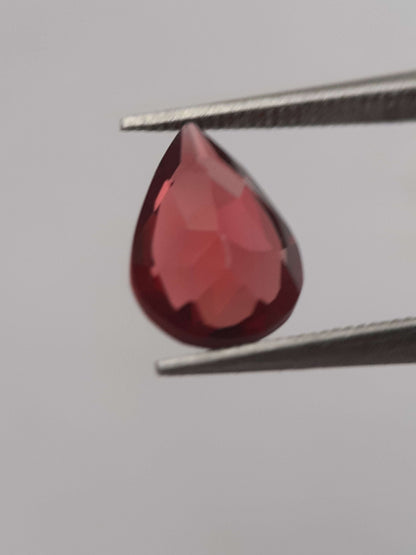 Natural red Rhodolite Garnet - 1.458 ct - pear - unheated - certified natural