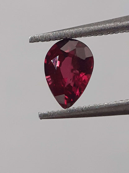 Natural red Ruby - 0.40 ct - Pear - heated - certified by NGB