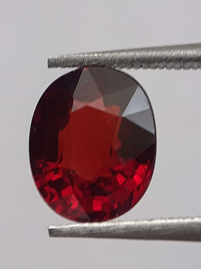 Natural reddish orange Spessartite Garnet - 1.79 ct - Oval - unheated