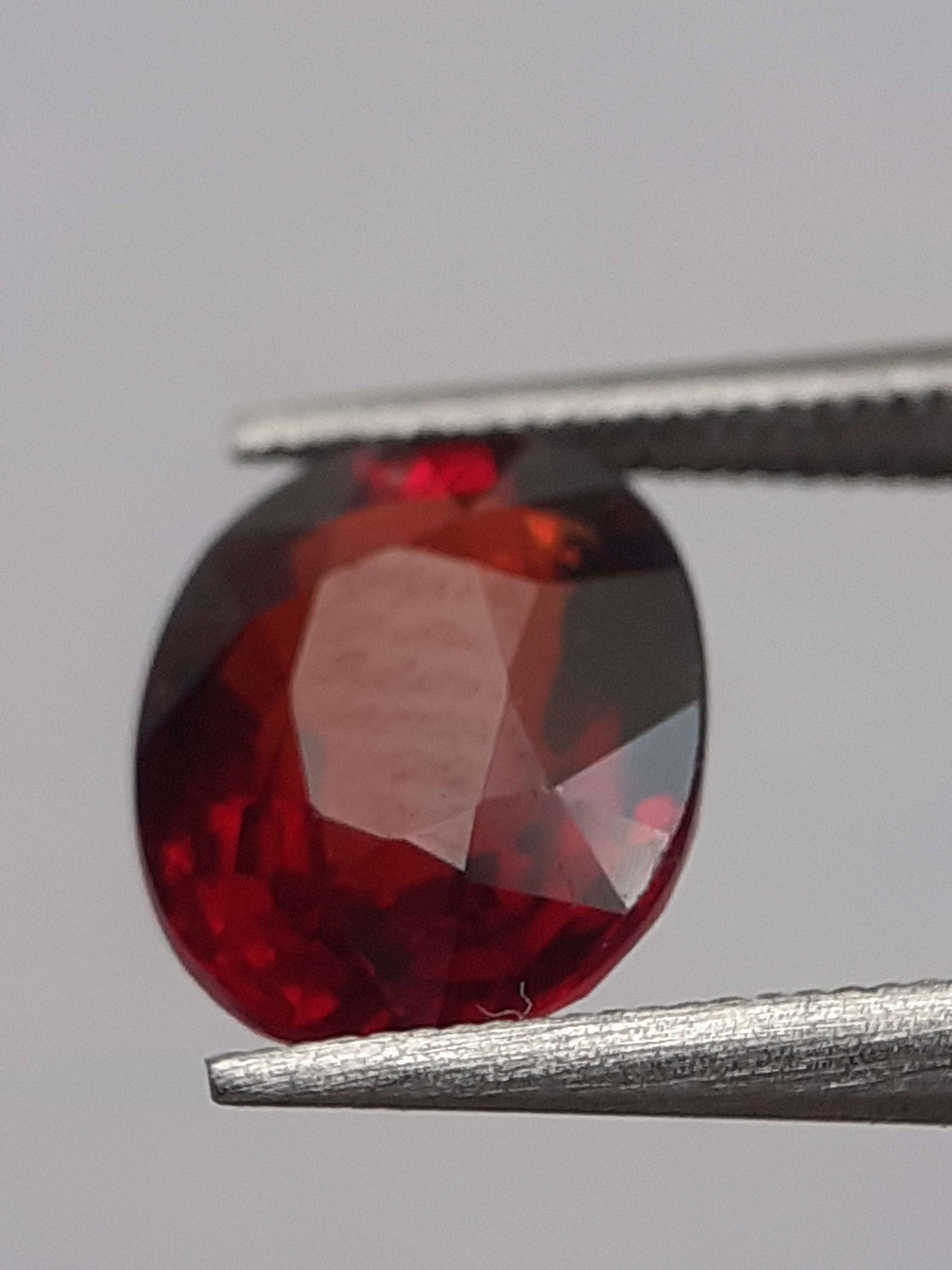 Natural reddish orange Spessartite Garnet - 1.79 ct - Oval - unheated