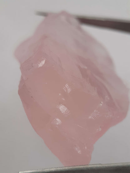 Natural Rose Quartz - facet quality - 66.128 ct - Rough Gemstone - certified natural