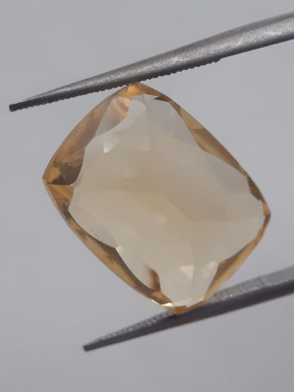 Natural sunlight yellow Citrine - 7.134 ct - cushion - unheated