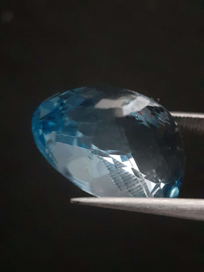 Natural Swiss Blue Topaz - 19.978 ct -oval - irradiated - certified natural