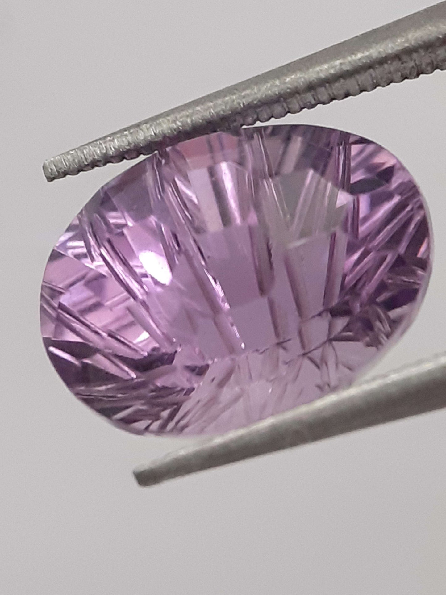 Natural violet purple Amethyst - 3.054 ct - oval - custom cut - certified natural