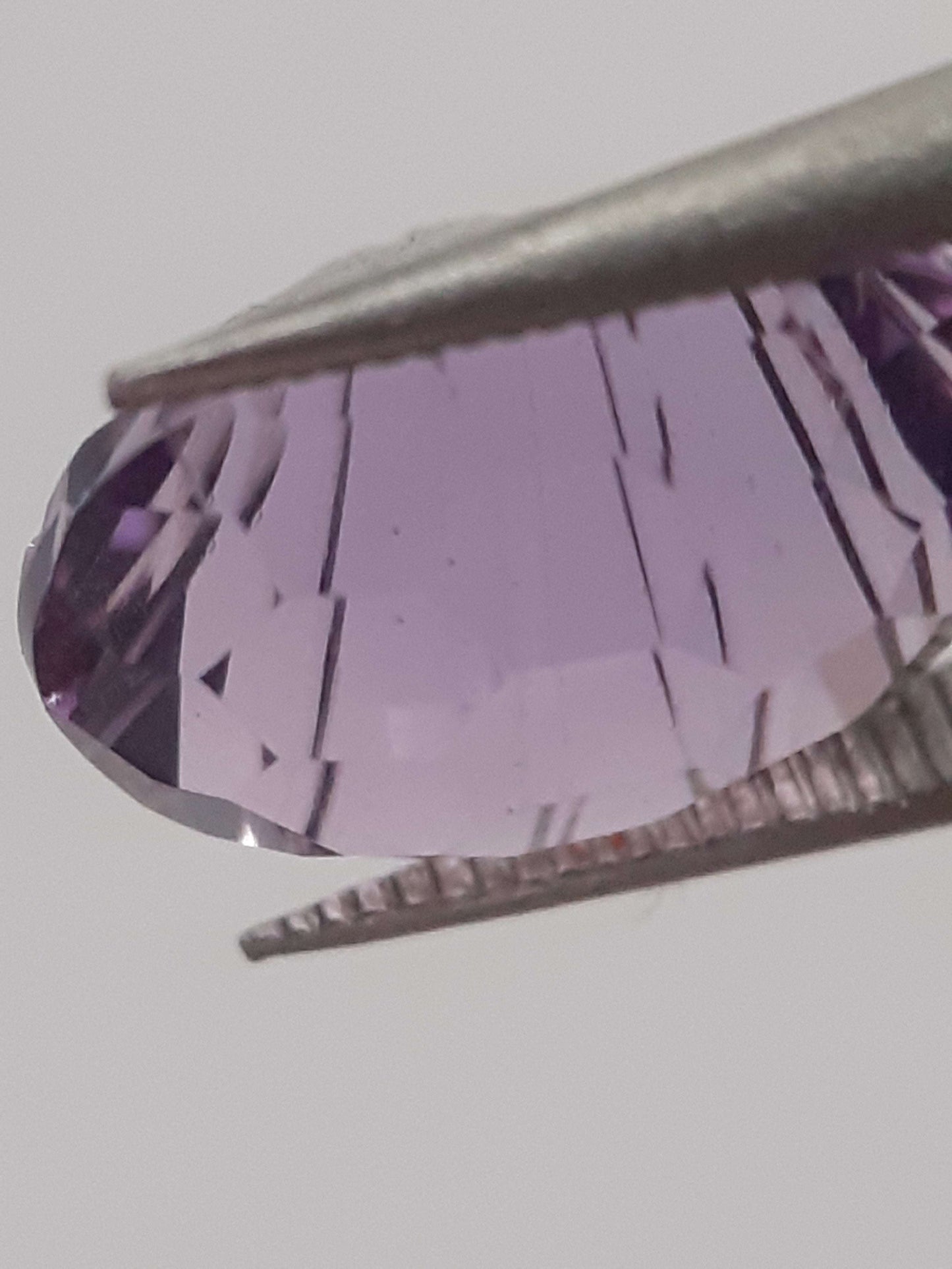 Natural violet purple Amethyst - 3.054 ct - oval - custom cut - certified natural