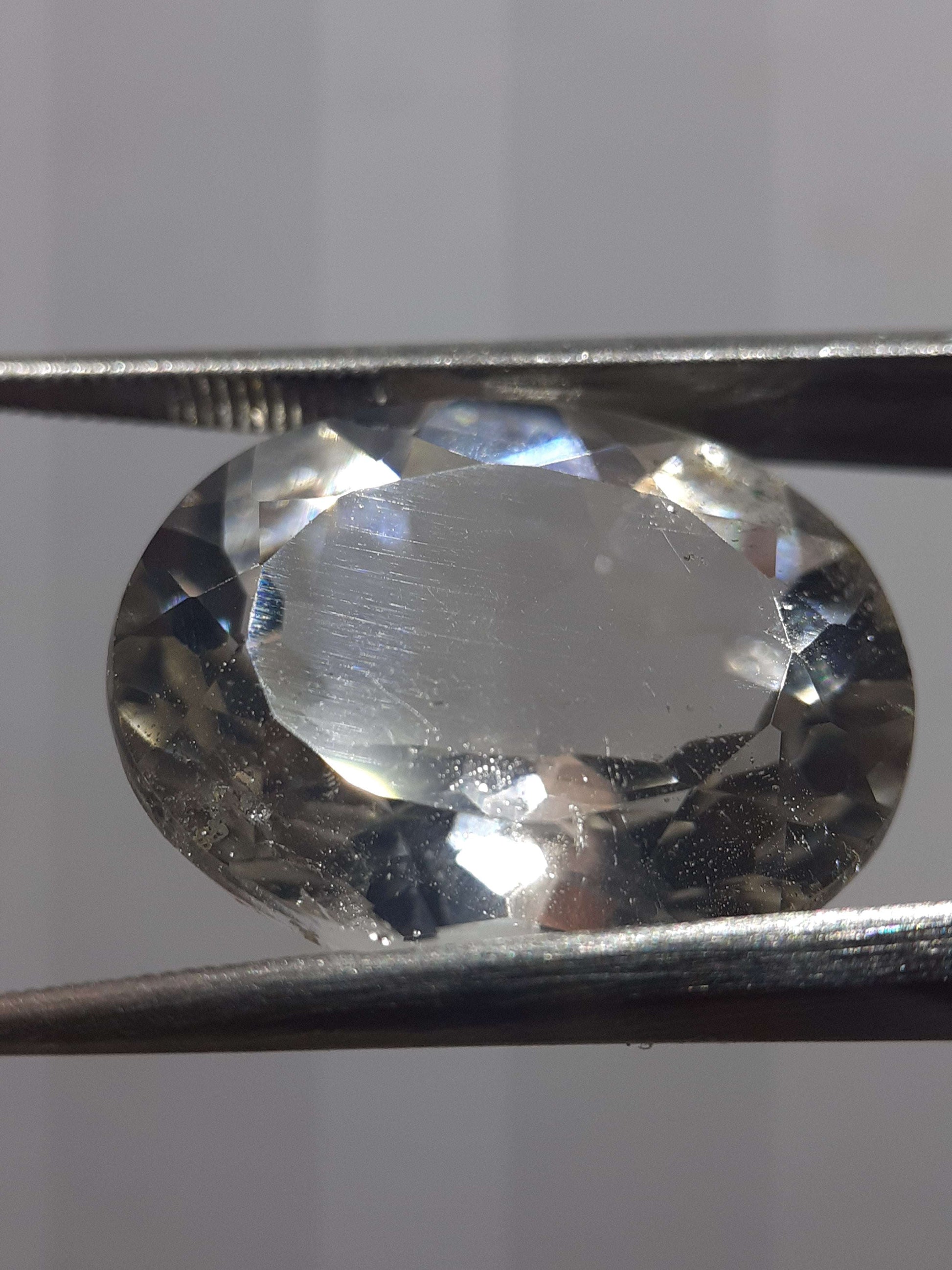 Natural White Topaz - 13.82 ct - oval - unheated - Africa - certified by NGB - Natural Gems Belgium