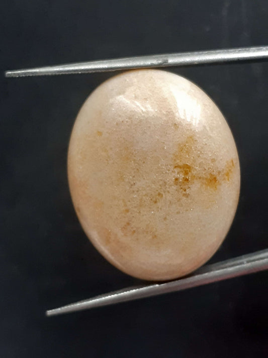 Natural Yellow Agate - 49.31 ct - oval - slight moss inclusion