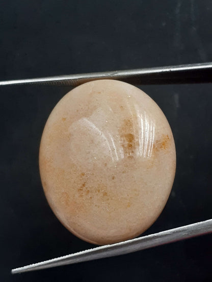 Natural Yellow Agate - 49.31 ct - oval - slight moss inclusion