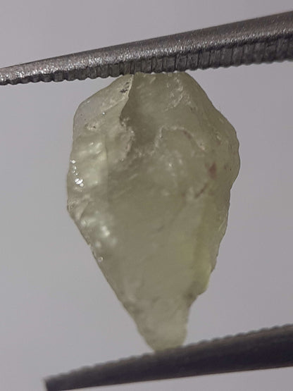 Natural yellowish green Apatite - 1.409 ct - Rough Gemstone - unheated