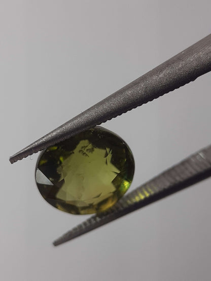 Natural Yellowish green Tourmaline - 1.82 ct - round - unheated - certified by NGB - Natural Gems Belgium