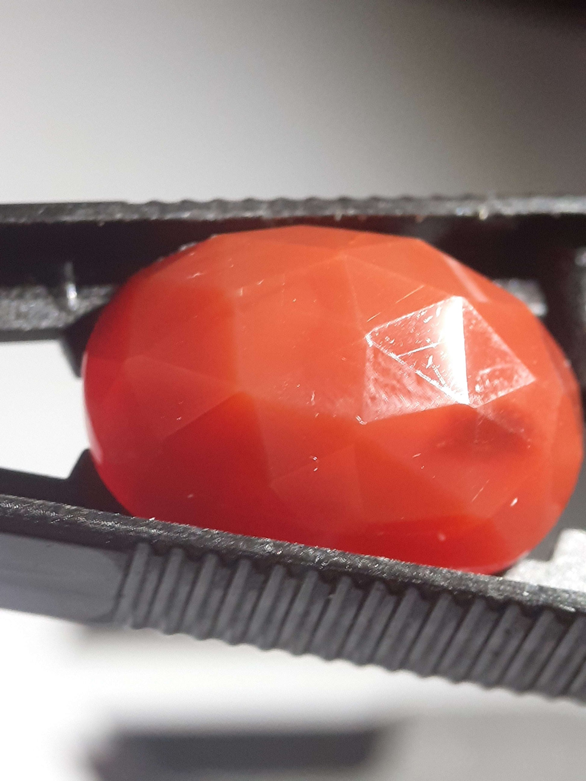 Orangy red Carnelian,rose cut, oval, 12.25 ct - Natural Gems Belgium