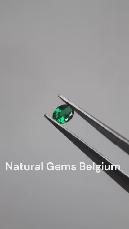 Natural Bright Green Tsavorite Garnet - 0.24 ct - oval - unheated - Tanzania