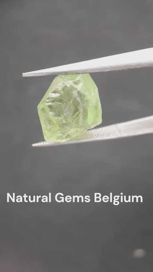 Natural Green Peridot - 5.440 ct - rough gemstone - for faceting - certified natural