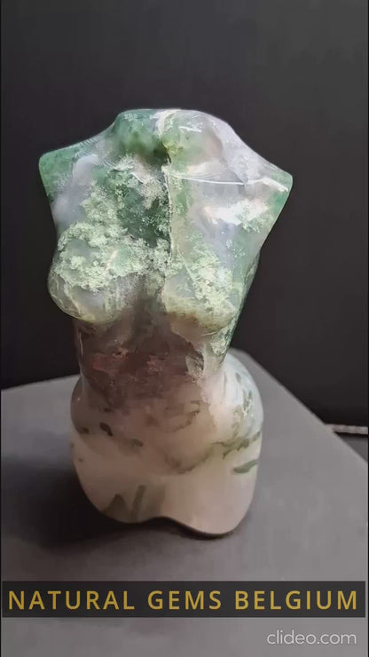 Agate naturelle - Torse sculpté à la main - 8,1 cm de haut - Torse de femme en agate mousse