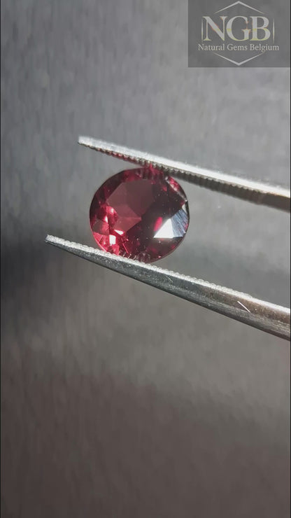 Natural Garnet - Rhodolite - 1.465 ct - round faceted - red gemstone