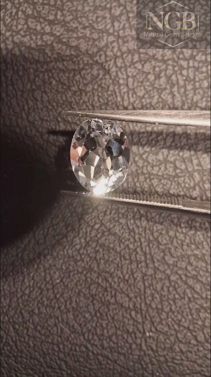 Natural White Topaz - oval faceted - 2.540 ct