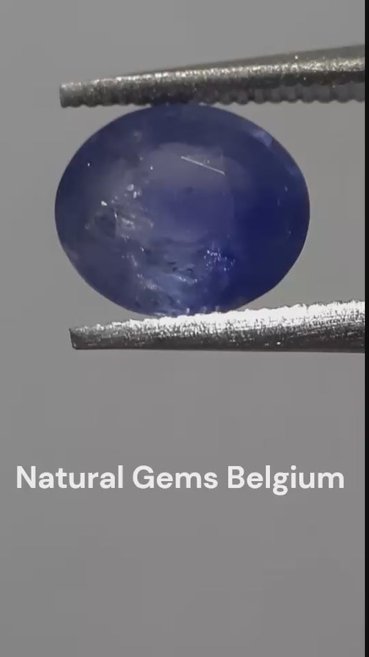 Natural blue sapphire - 0.79 ct - Oval - heated - Ceylon - certified by NGB