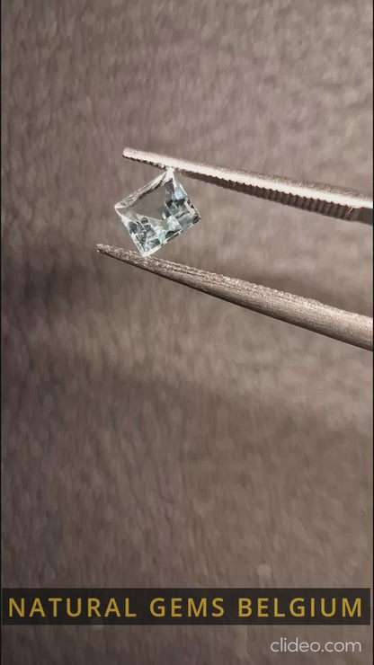 Topaze naturelle - Bleu ciel - 0,454 ct - carrée - irradiée