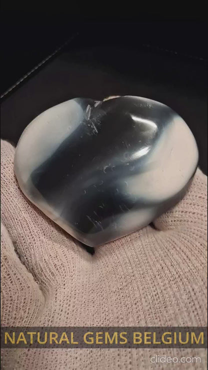 Natural Agate Palmstone - heart - 6x7.5 cm - black agate