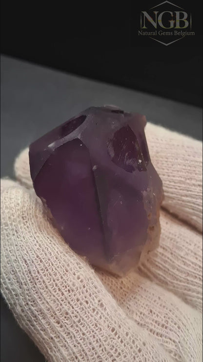 Rough amethyst - Amethyst Crystal Point - 4.5 x 4.5 cm