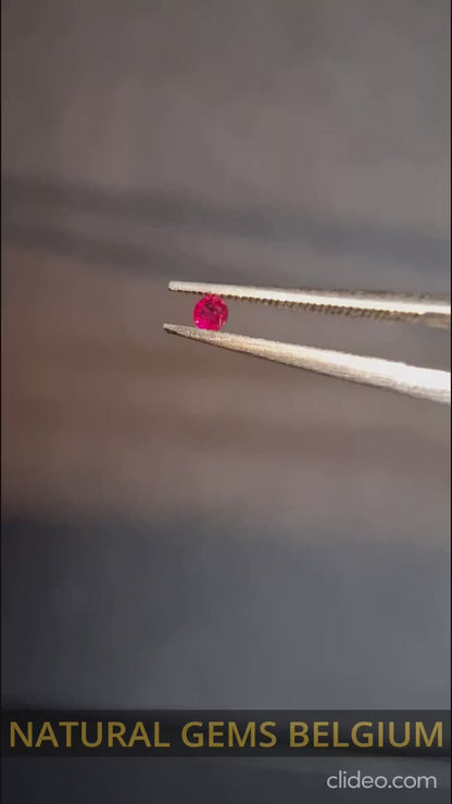 Natural Red Ruby - 0.04 ct - Round - heated - Burma - very good luster -for high end jewelry (Copy)