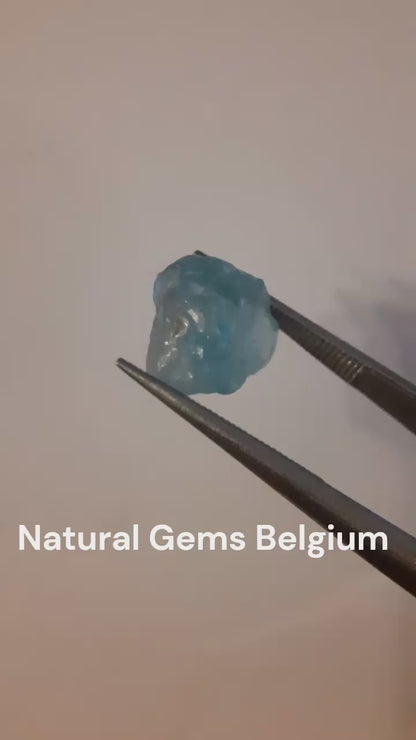 Natural Apatite - 3.783 ct - Rough Gemstone - for faceting