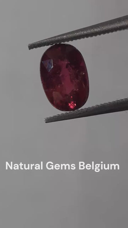 Natural Purplish pink Tourmaline - 0.84 ct - oval - unheated - certified by NGB