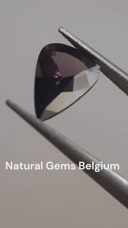 Natural Purple spinel - 1.27 ct - pear - clarity excellent (VVS to IF)