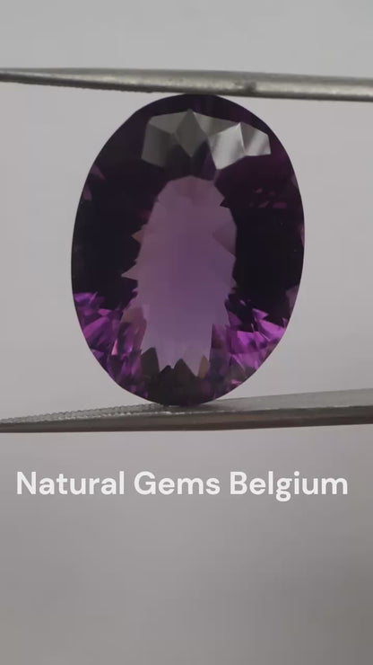 Natural deep purple Amethyst - 15.670 ct - Oval - AAA++ grade - unheated