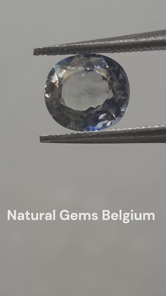 Natural light greenish blue sapphire - 1.00 ct - Oval - heated - certified by NGB