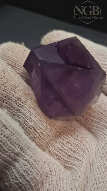 Rough amethyst - Amethyst Crystal Point - 4.6 x 4.7 cm