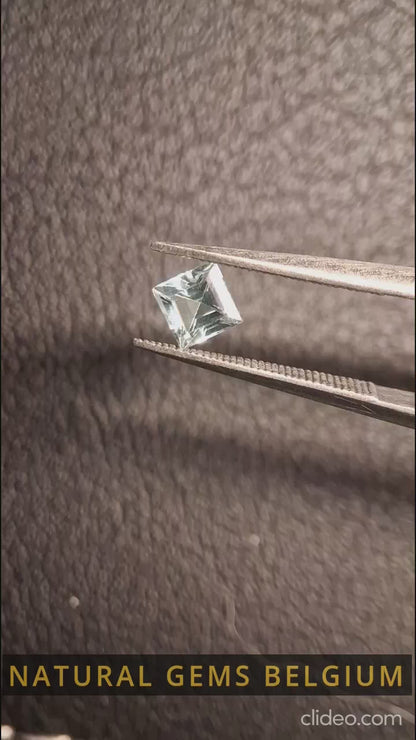 Topaze naturelle - Bleu ciel - 0,445 ct - carré - irradié