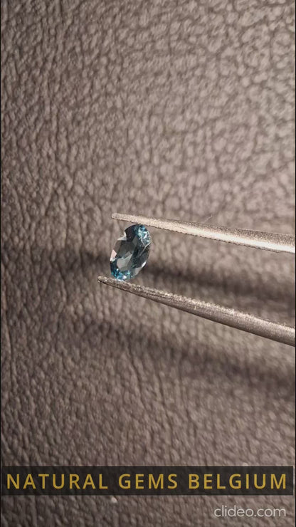 Natural Topaz - London Blue - 0.266 ct - oval - high end jewelry quality