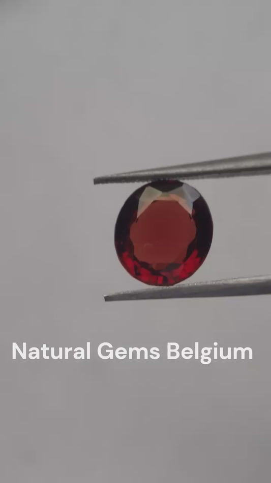 Natural orangy red Garnet - 2.078 ct - Oval - unheated - Africa