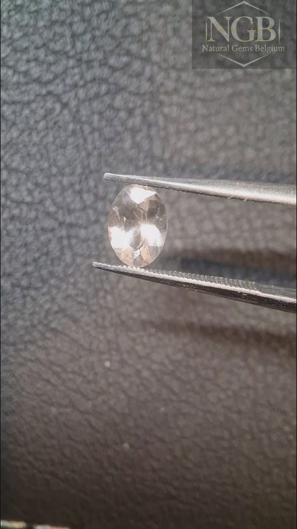 Natural subtle peach pink Morganite - 5*7 mm - 0.651 ct - oval - unheated