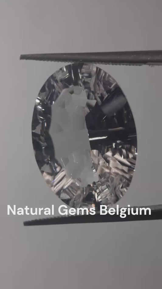 Natural clear crystal quartz - 8.41 ct - oval - custom cut - certified by NGB