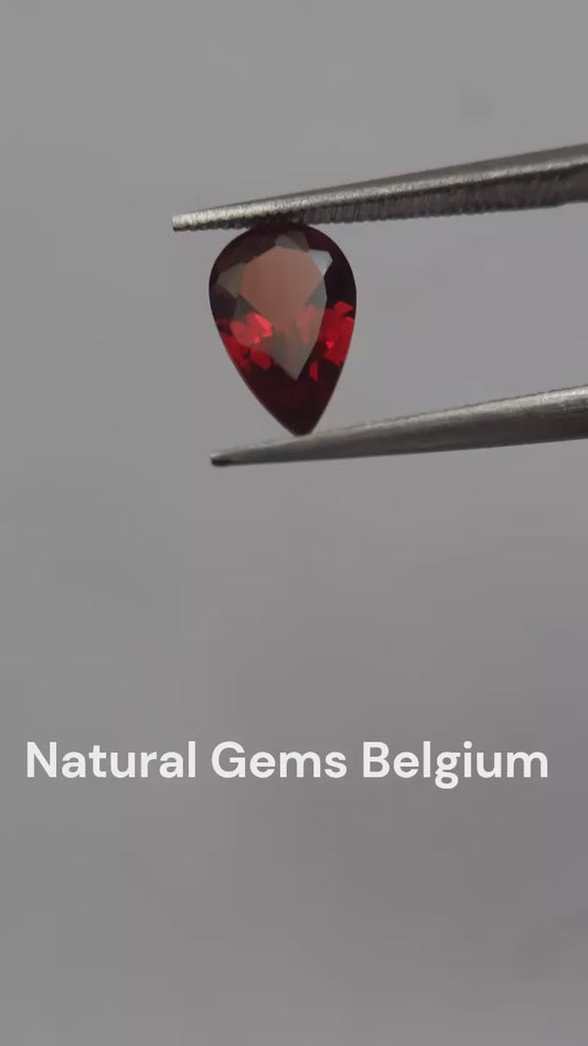 Natural red Rhodolite Garnet - 0.939 ct - pear - unheated - certified natural