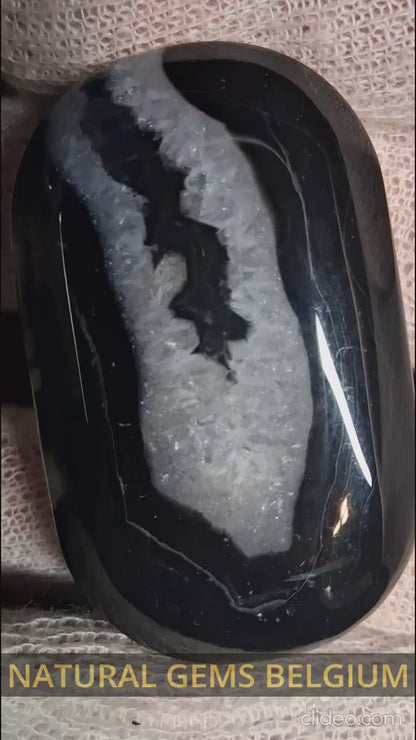 Natural Agate Palmstone - oval - 5x3 cm - Black Agate - good color
