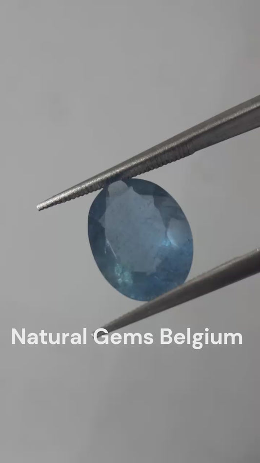 Natural greenish blue aquamarine - 2.46 ct - oval - unheated - certified by NGB