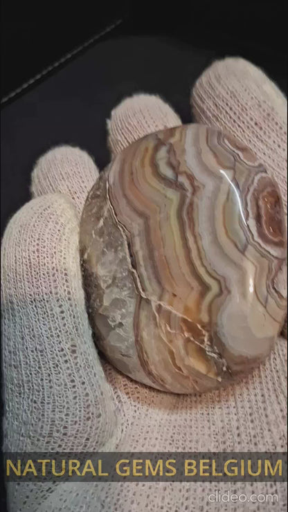 Natural Agate Palmstone - oval - 6x5 cm - crazy lace agate