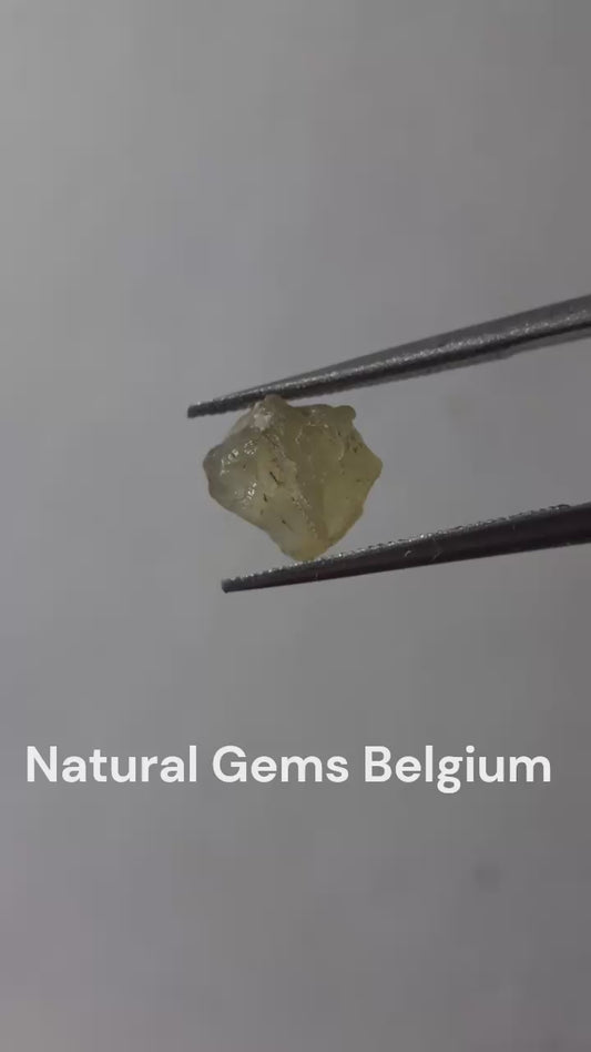 Natural Greenish Yellow Apatite - 1.19 ct - Rough Gemstone - unheated