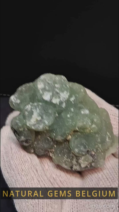 Natural Prehnite - Rough - lapidary, collectible or decorative - 7.3x5.0 cm - AKA Grape stone