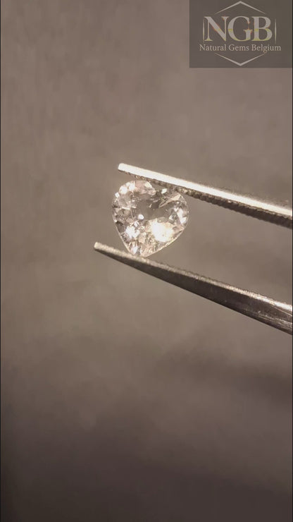 Natural Very light pink Morganite - 0.435 ct - heart - unheated