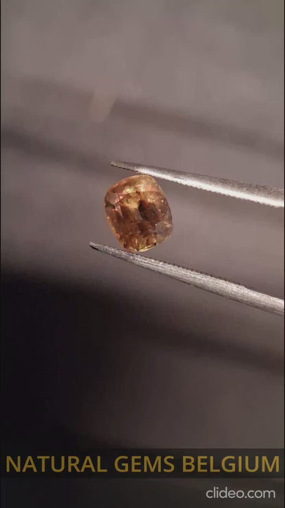Natural sphene - 1.010 ct - cushion - unheated- greenish brownish yellow