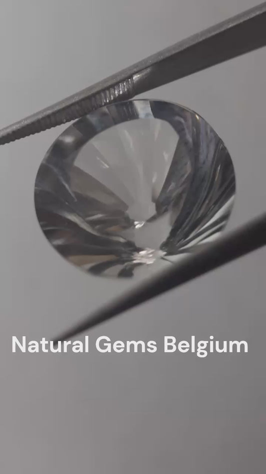 Natural clear crystal quartz - 11.53 ct - round - custom cut - AAA grade - certified by NGB